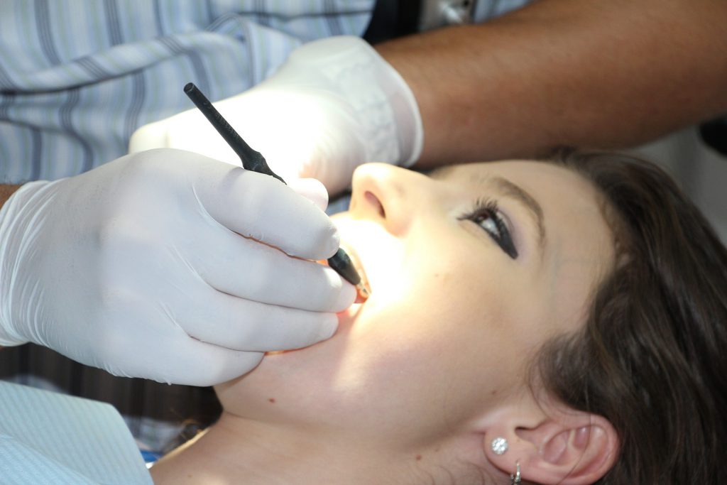איך מוצאים מרפאת שיניים טובה - באזור המרכז