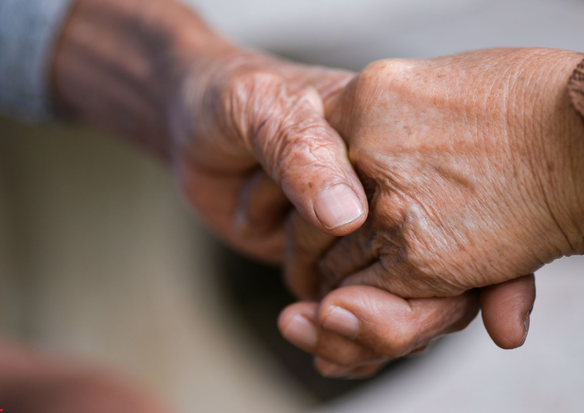 לחיות בכבוד