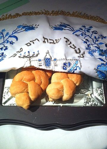 כיצד לארח אורחים שומרי שבת?