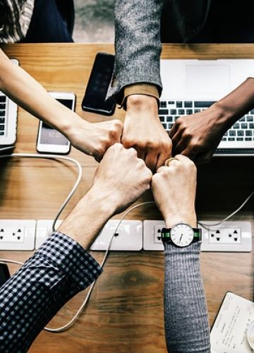 שיפור התקשורת בין העובדים